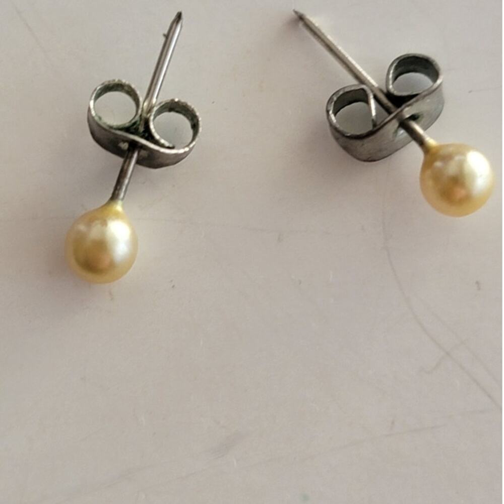 Vintage Earrings 80s Earrings Retro Earrings Faux Pearl Stud Earrings Minimalist